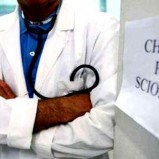 Si ferma la sanità. Medici contro precarietà e blocco del contratto